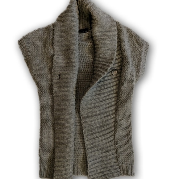 Theory Sweaters - THEORY Small Sleeveless Grey Sweater Button Close